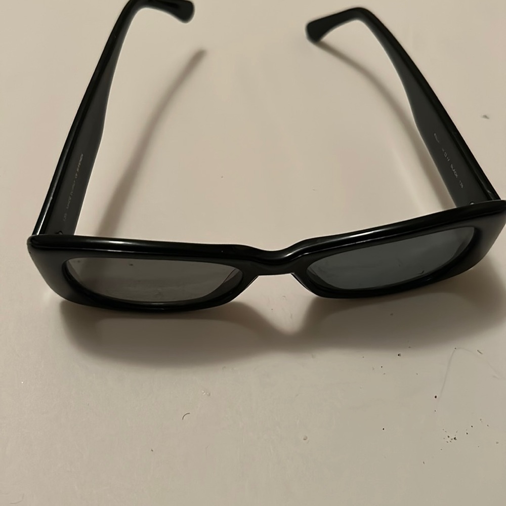 Black fendi sunglasses 135